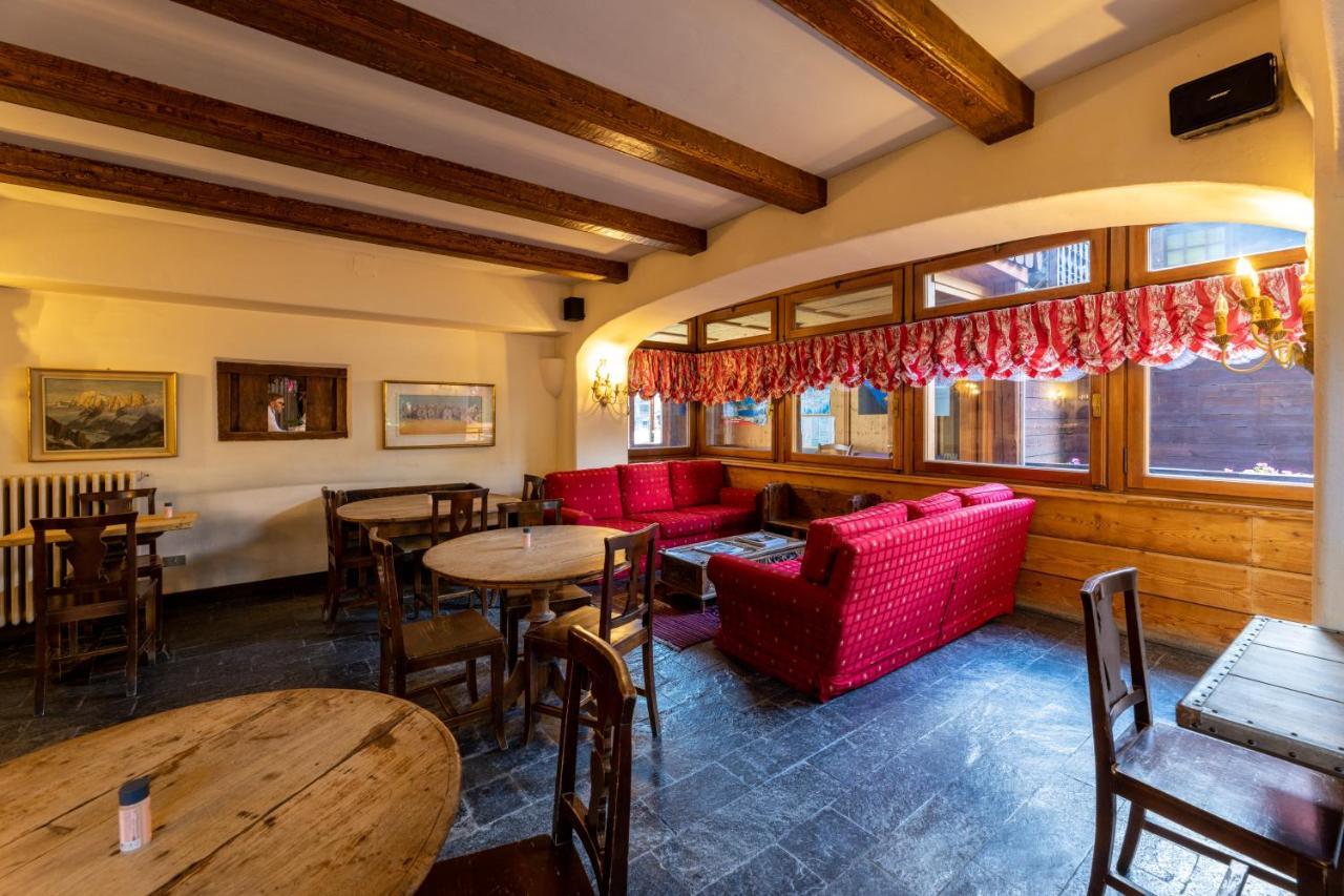 Hotel Cristallo Courmayeur Exterior photo