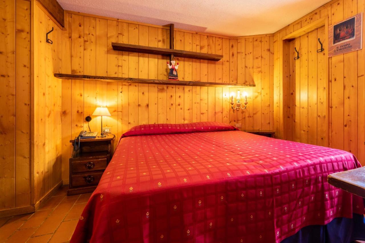 Hotel Cristallo Courmayeur Exterior photo