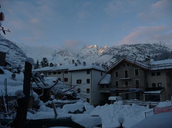 Hotel Cristallo Courmayeur Exterior photo