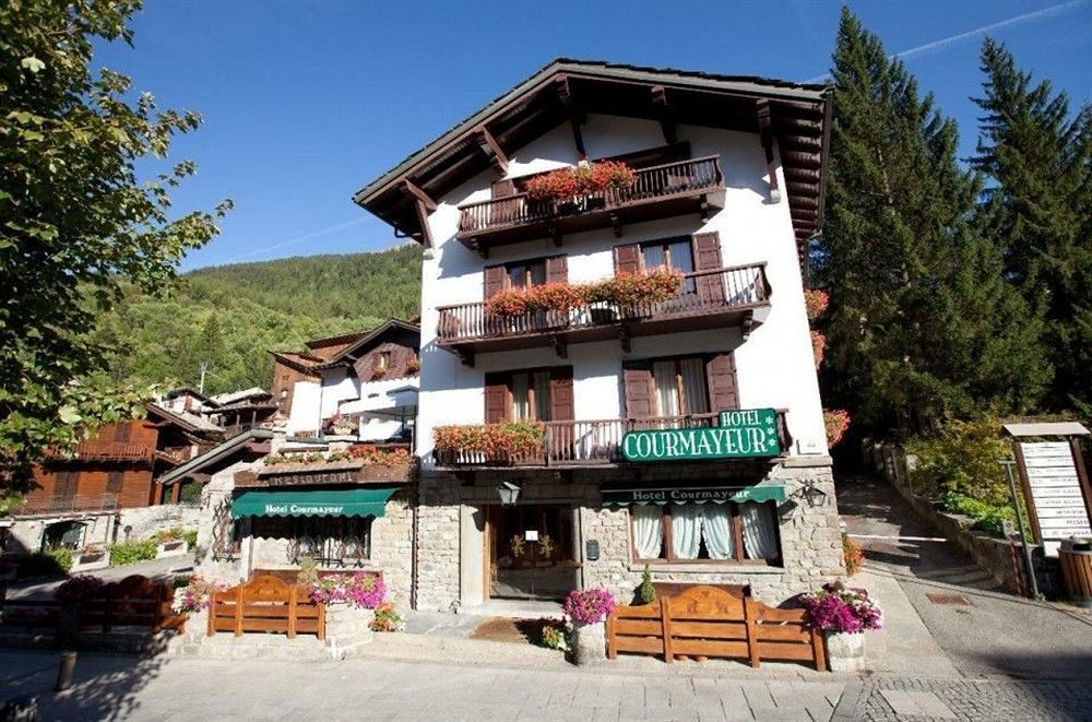 Hotel Cristallo Courmayeur Exterior photo