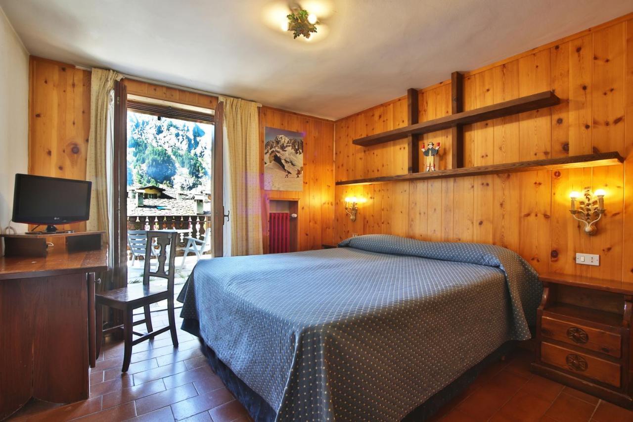 Hotel Cristallo Courmayeur Exterior photo