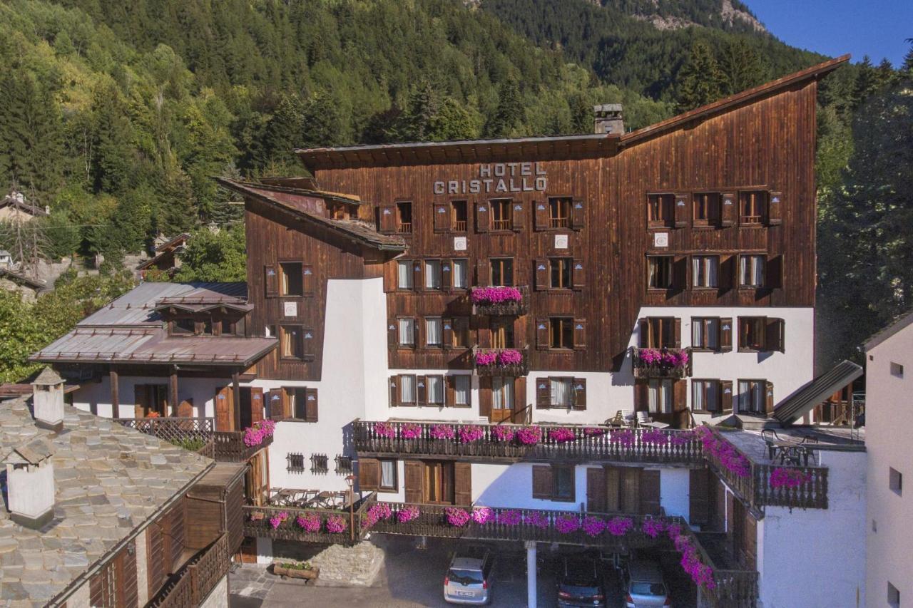 Hotel Cristallo Courmayeur Exterior photo