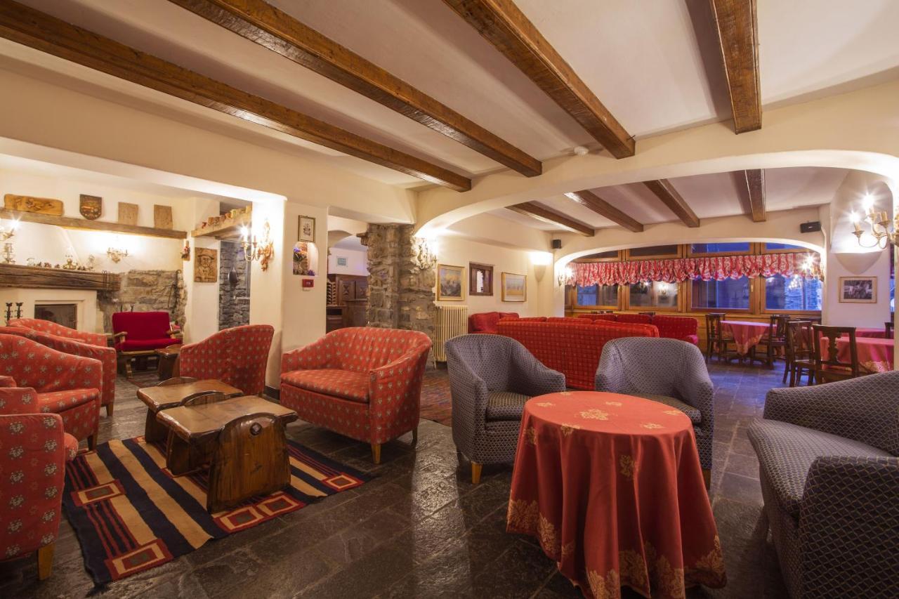 Hotel Cristallo Courmayeur Exterior photo