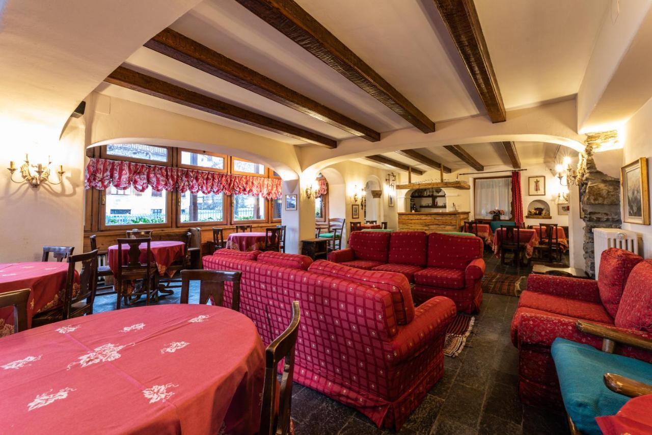 Hotel Cristallo Courmayeur Exterior photo